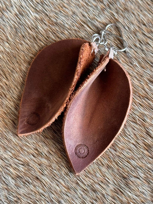 Rain drop buffalo leather with circle accent